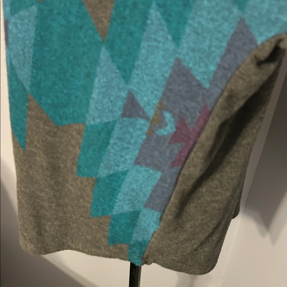 Absolutely Famous Geometric Patterned Gray And Te… - image 6